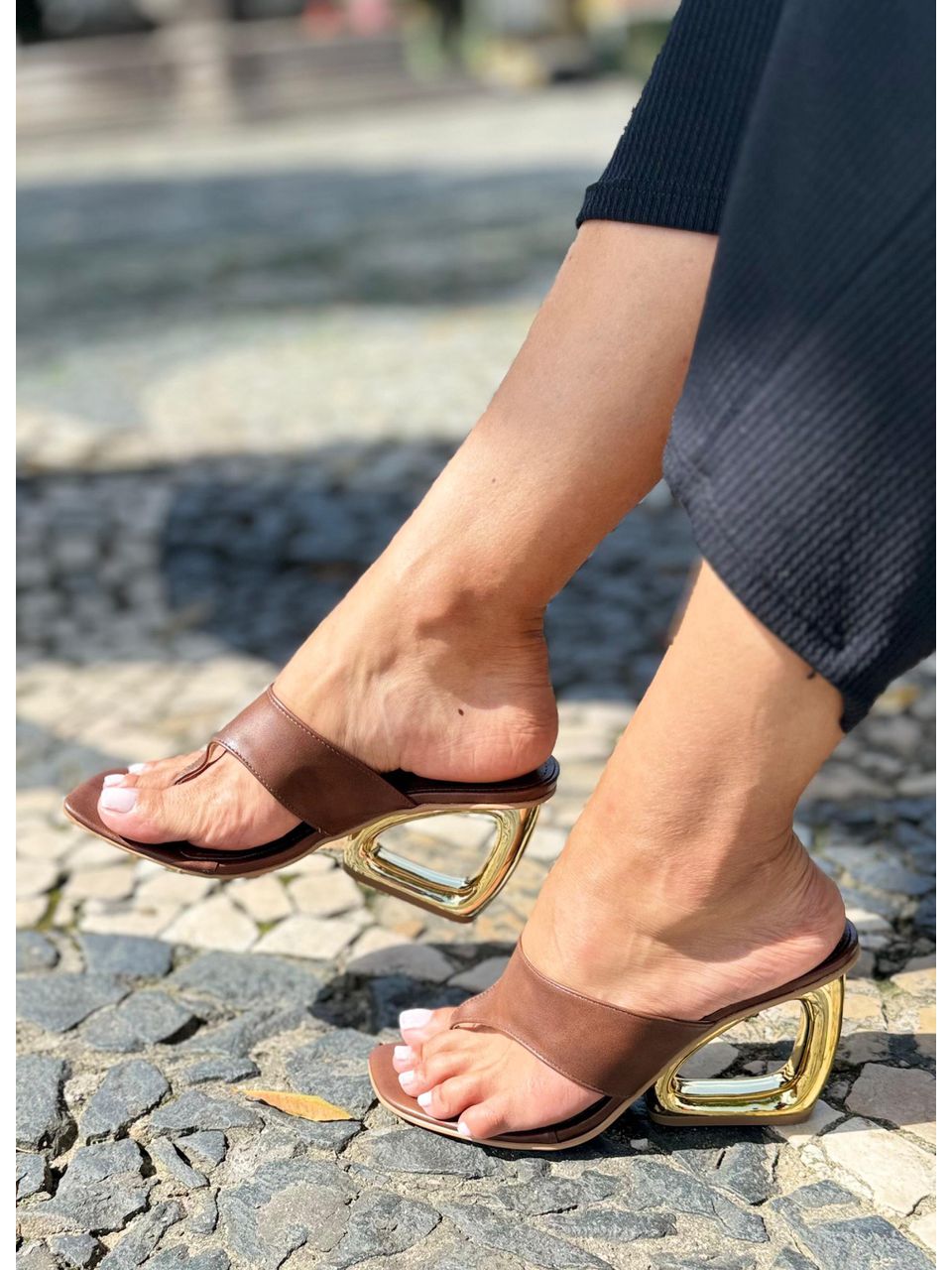  SALTO CROMADO VENEZA /CONHAQUE - ELL PASSOS CALÇADOS