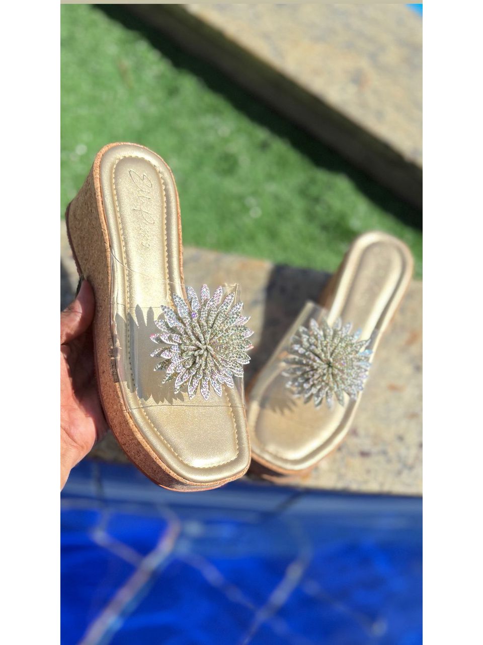 Sandália Anabela Glam Ouro Light - ELL PASSOS CALÇADOS