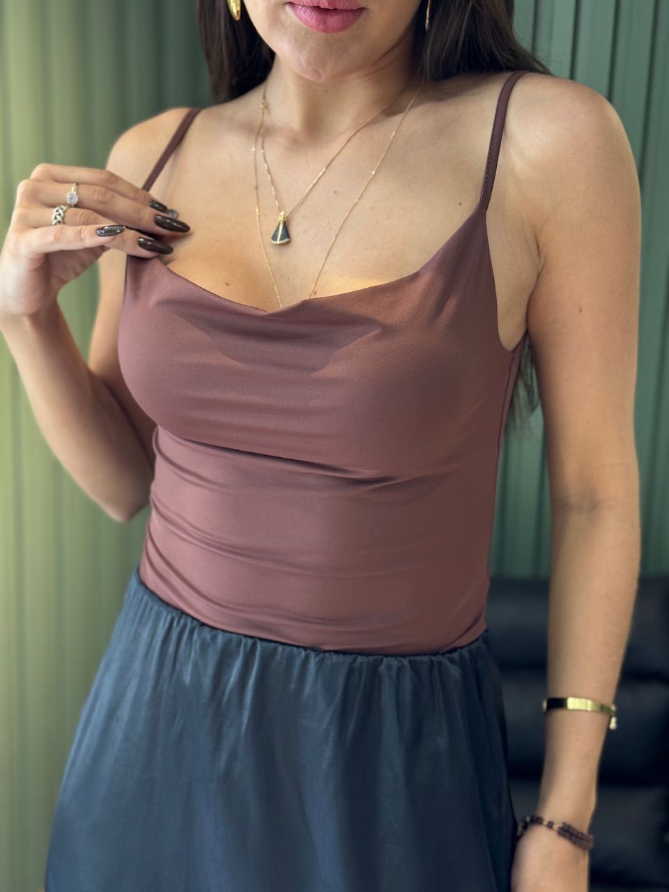 BLUSA MARCELA ALCINHA MARROM - 0014190020 - ISABELA MENEZES