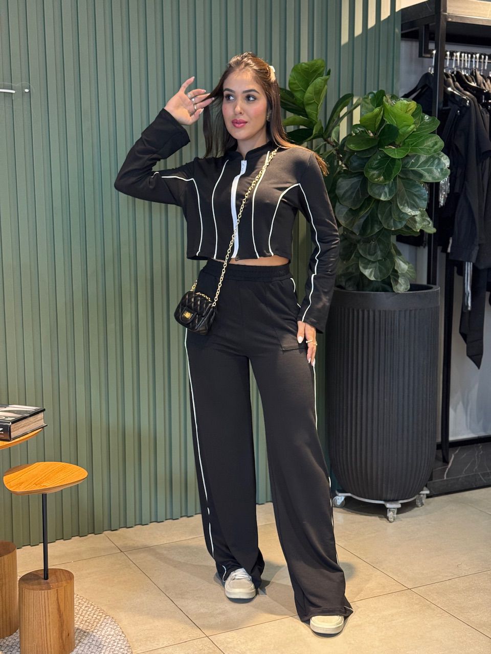 CONJUNTO LUANA MOLETOM PRETO - 0013360004 - ISABELA MENEZES