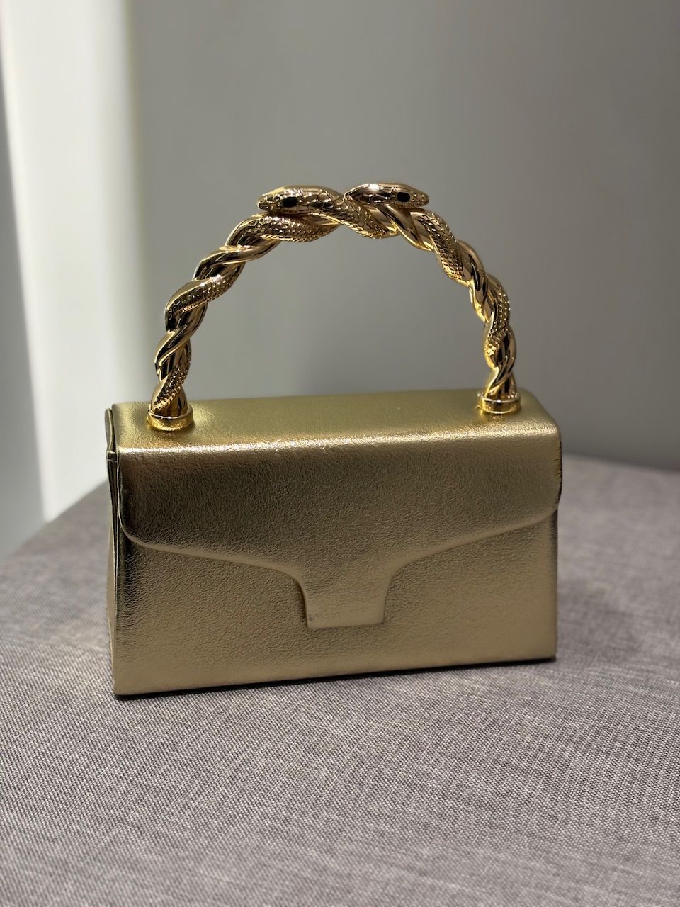 CLUTCH ALÇA SERPENTE DOURADO - 0012660012 - ISABELA MENEZES