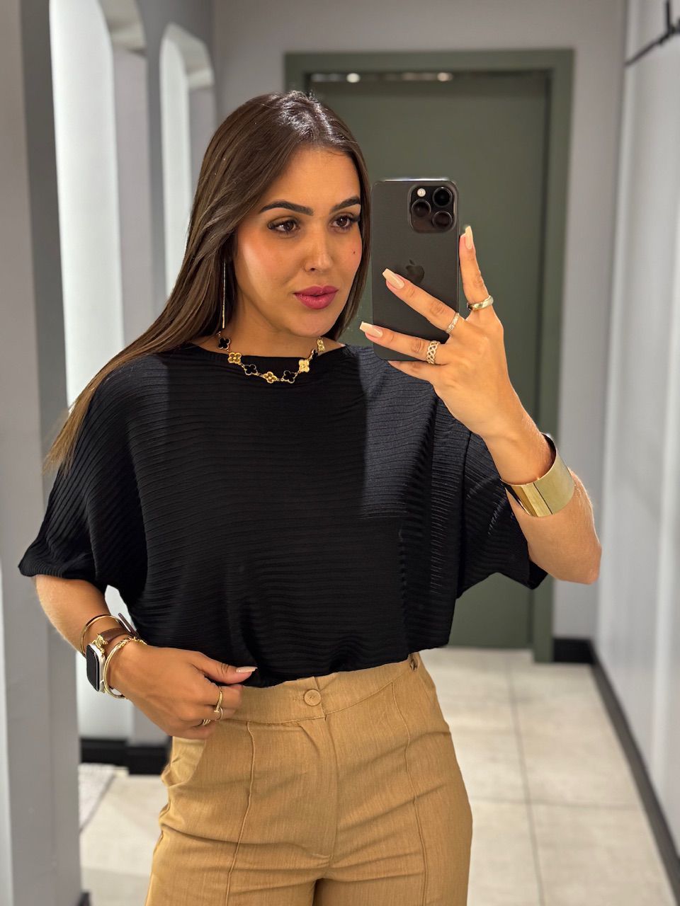 BLUSA HELENA MANGUINHAS PRETO - 0013030004 - ISABELA MENEZES