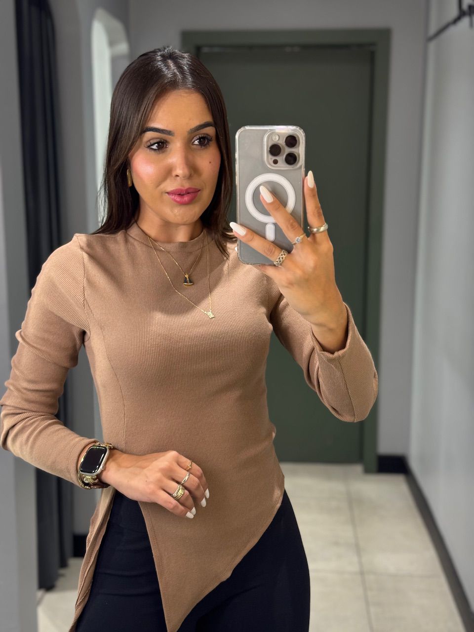 BLUSA ASSIMETRICA MILENA CAPUCCINO - 0013230090 - ISABELA MENEZES