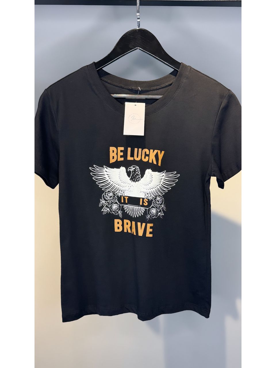 T-SHIRT BE LUCKY PRETO - 0006170004 - ISABELA MENEZES