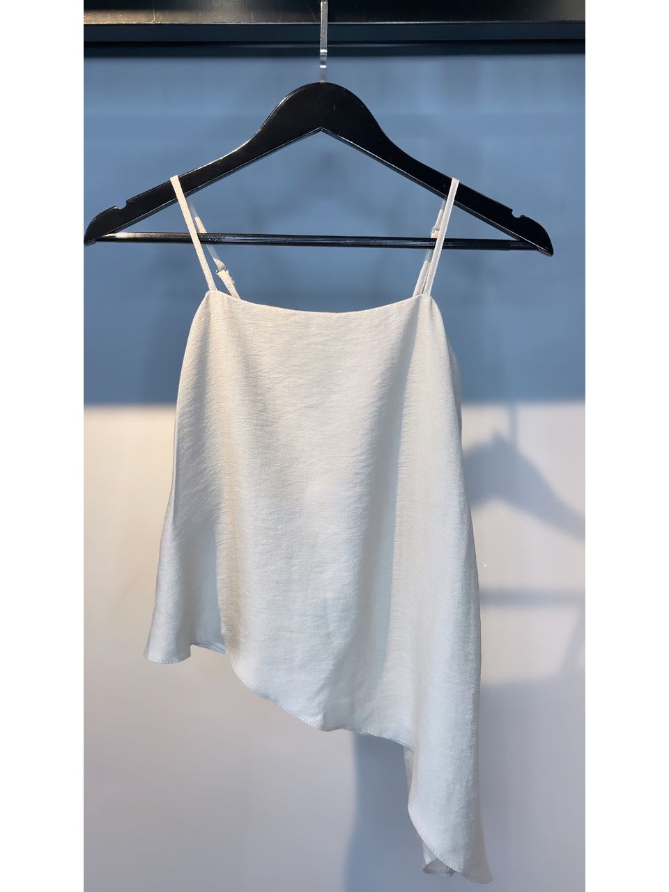 BLUSA DE ALCA ASSIMETRICA CRU - 0008160028 - ISABELA MENEZES