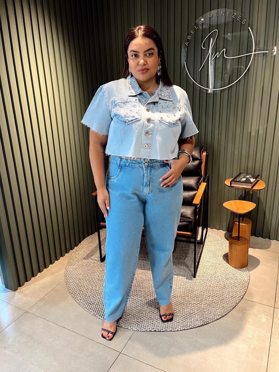 CROPPED JEANS COM PEDRARIAS PLUS SIZE JEANS - 0009... - ISABELA MENEZES