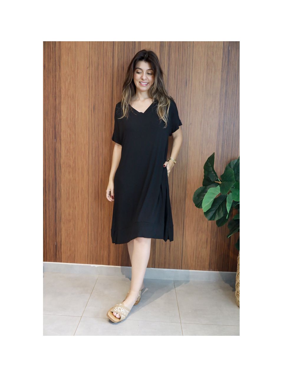 Vestido Midi Basic Preto.