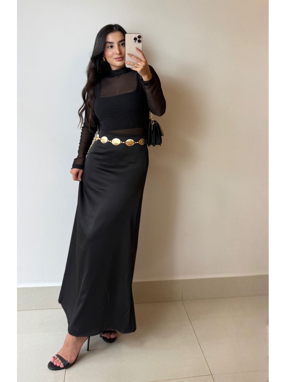 SAIA MIDI ACETINADA PRETA - Larih Mercurio