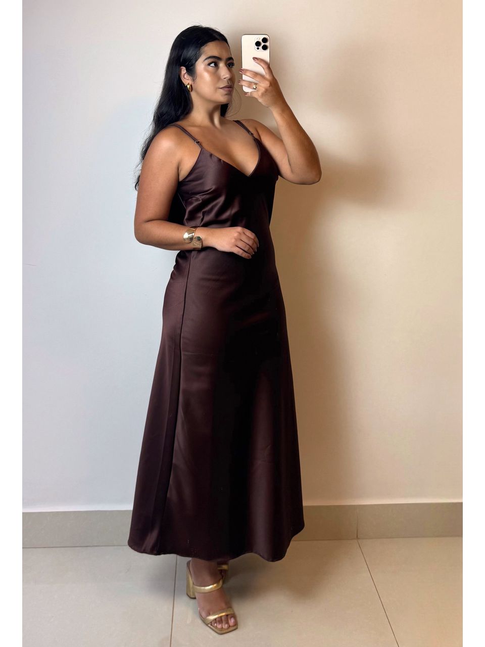 VESTIDO DE CETIM MARROM - Larih Mercurio