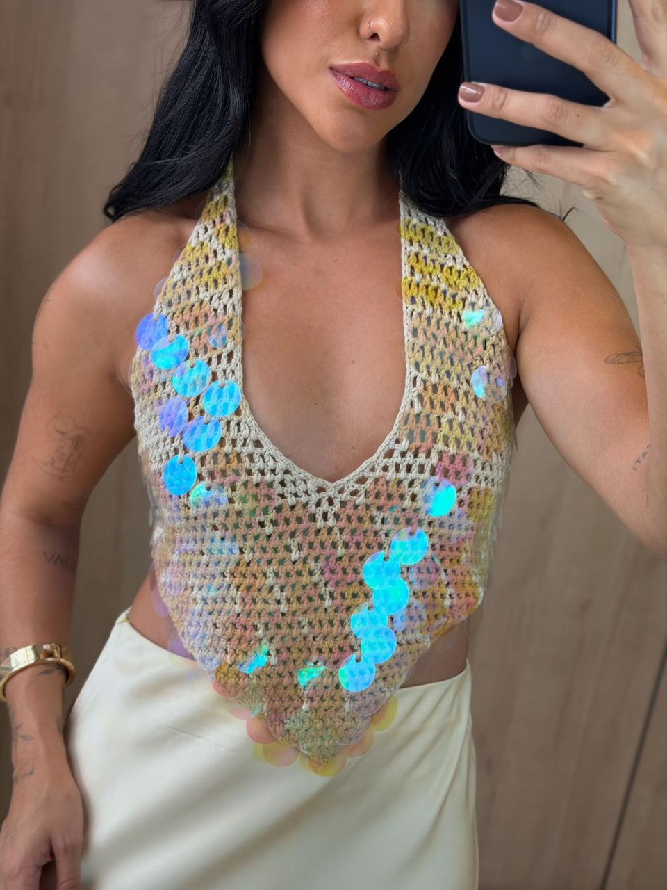 TOP NUDE DE CROCHÊ COM APLICAÇÃO - Larih Mercurio