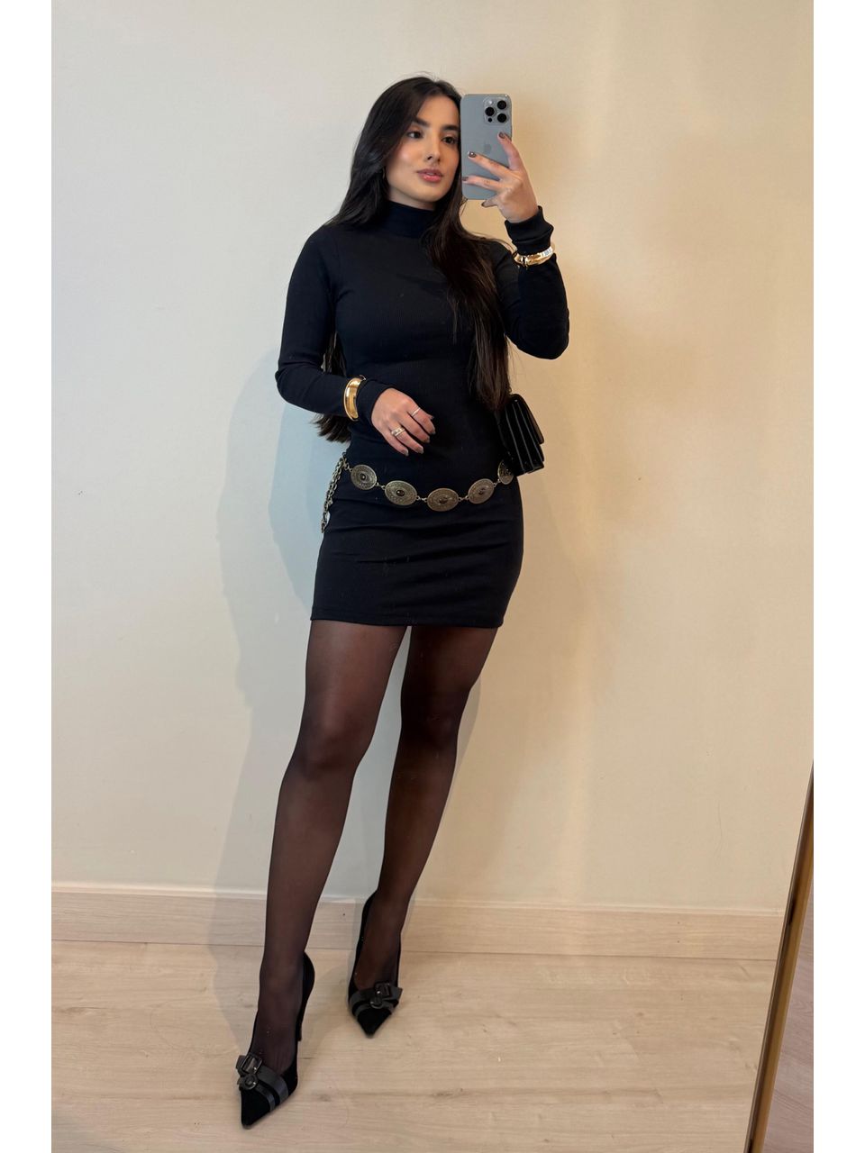 VESTIDO CURTO CANELADO PRETO - Larih Mercurio