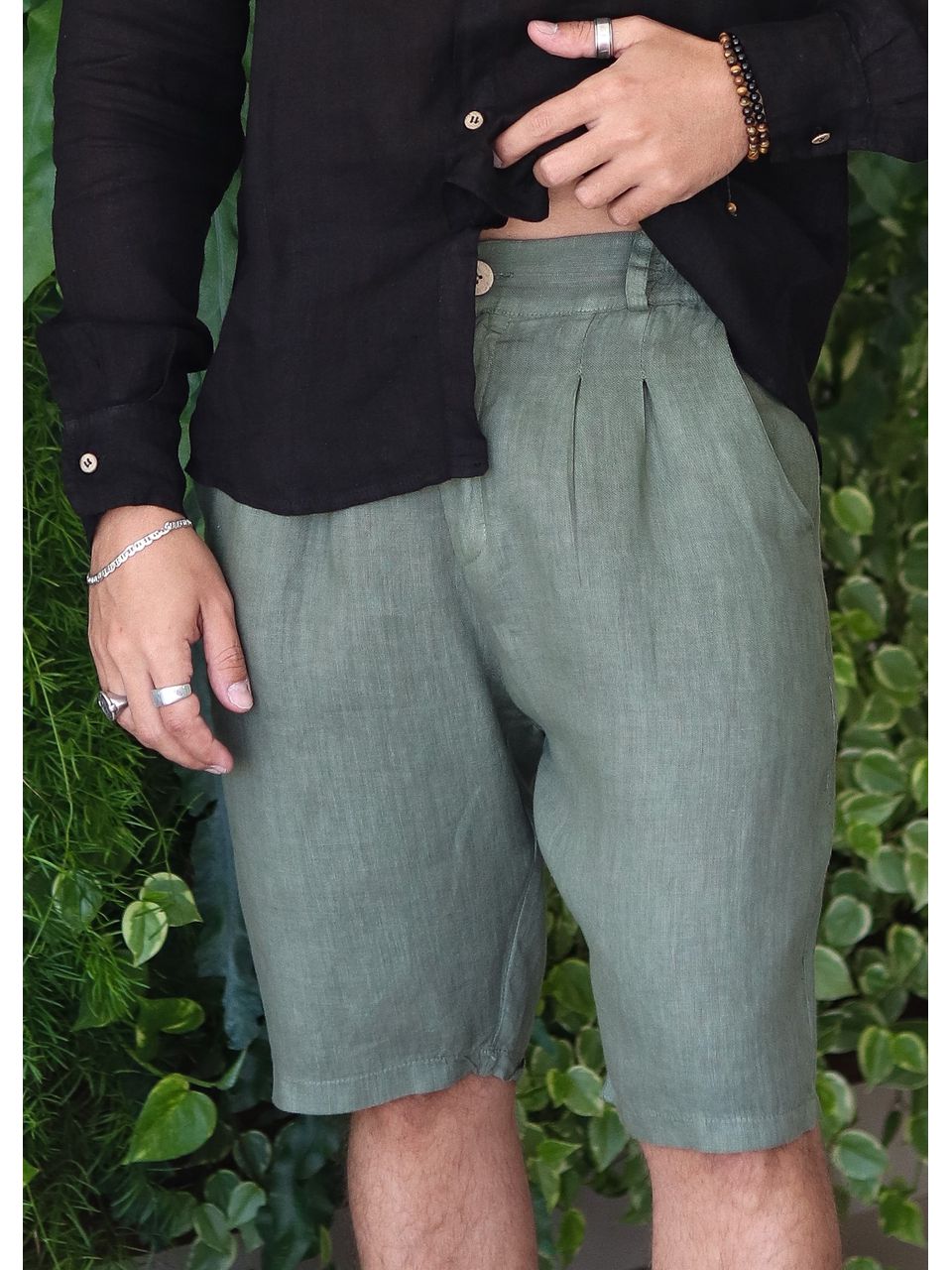 Bermuda Masculina Benício Linho Italiano Verde Militar