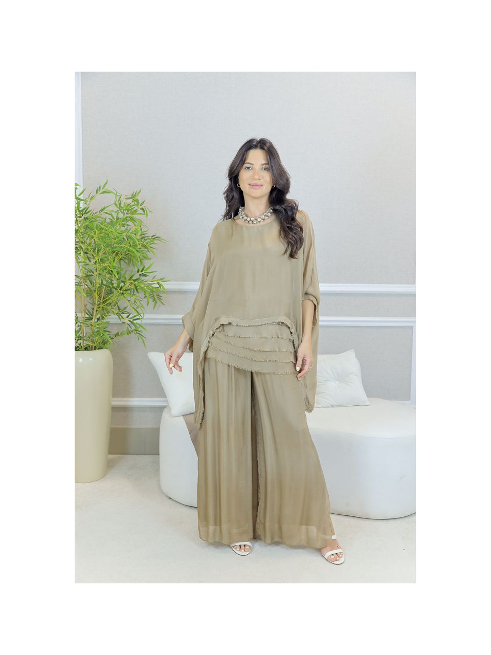 CONJUNTO ZINIA CARAMELO SEDA ITALIANA 