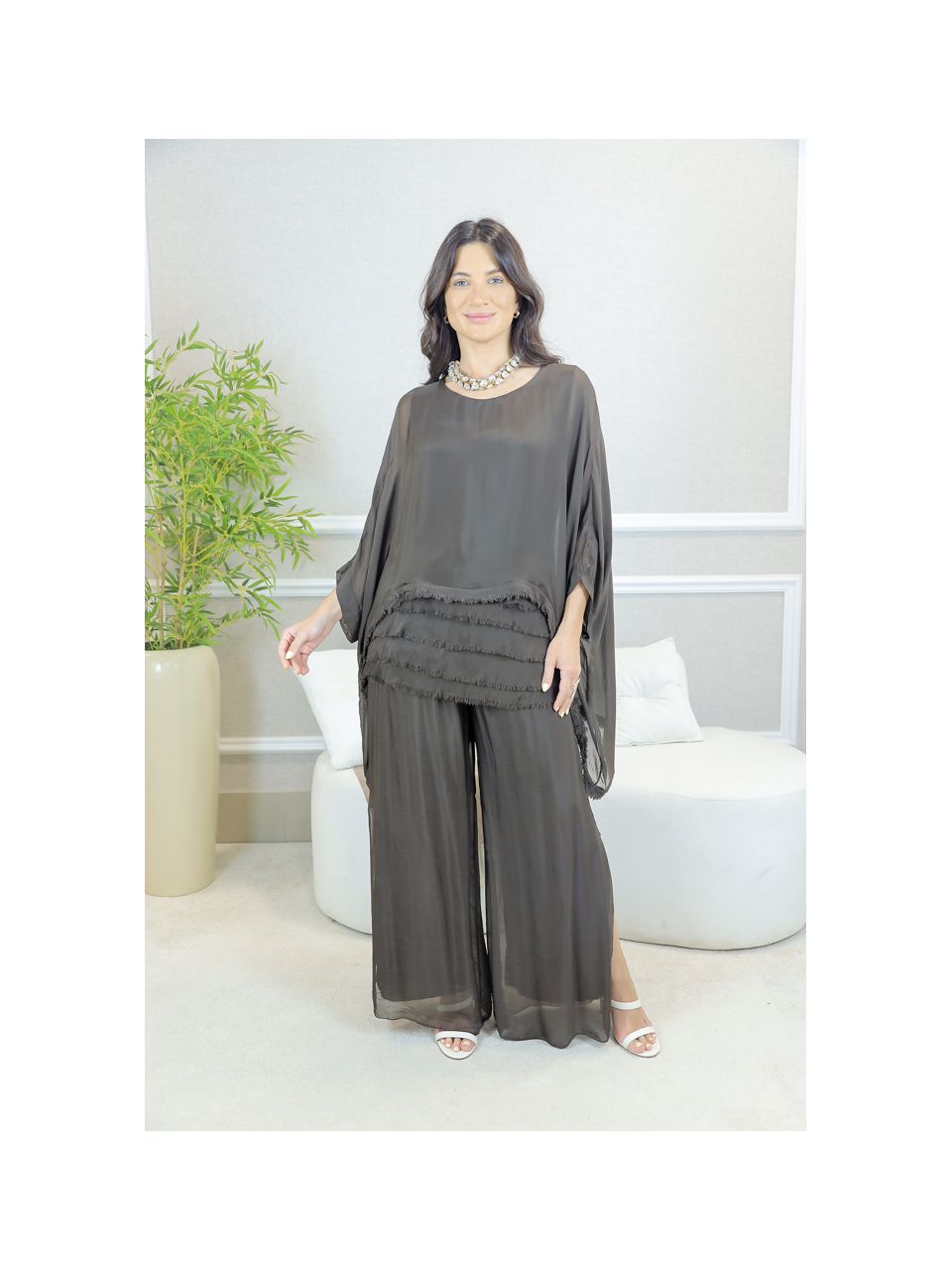 CONJUNTO ZINIA MARROM SEDA ITALIANA 