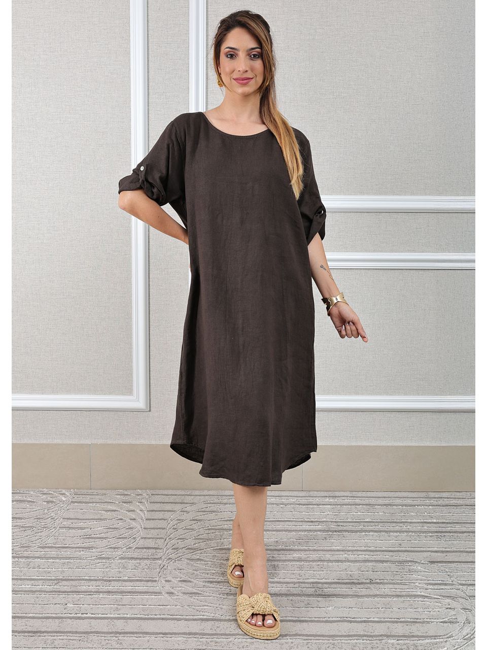 Vestido Flavia Linho Italiano Marrom .