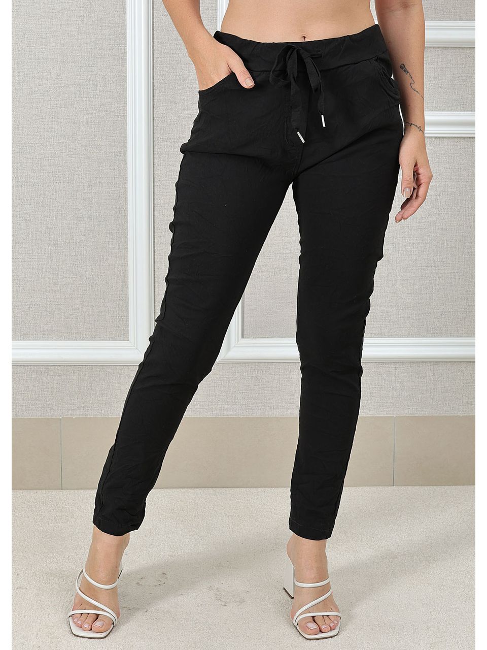 CALÇA VANESSA LIOCEL PRETO