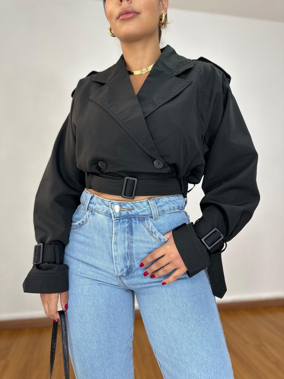 Jaqueta Cropped Lapela Preta