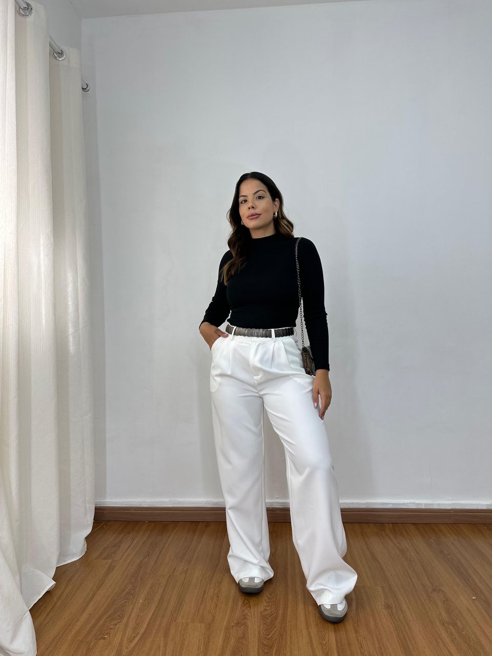 Blusa Lisa Canelada Preta - Loja Benditta