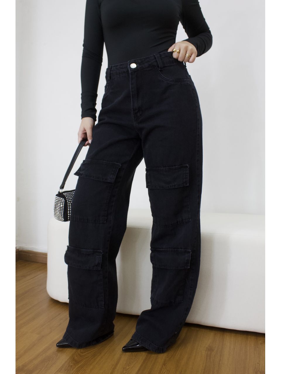 Calça Feminina Cargo Bolsos Frontais Preta - Loja Benditta