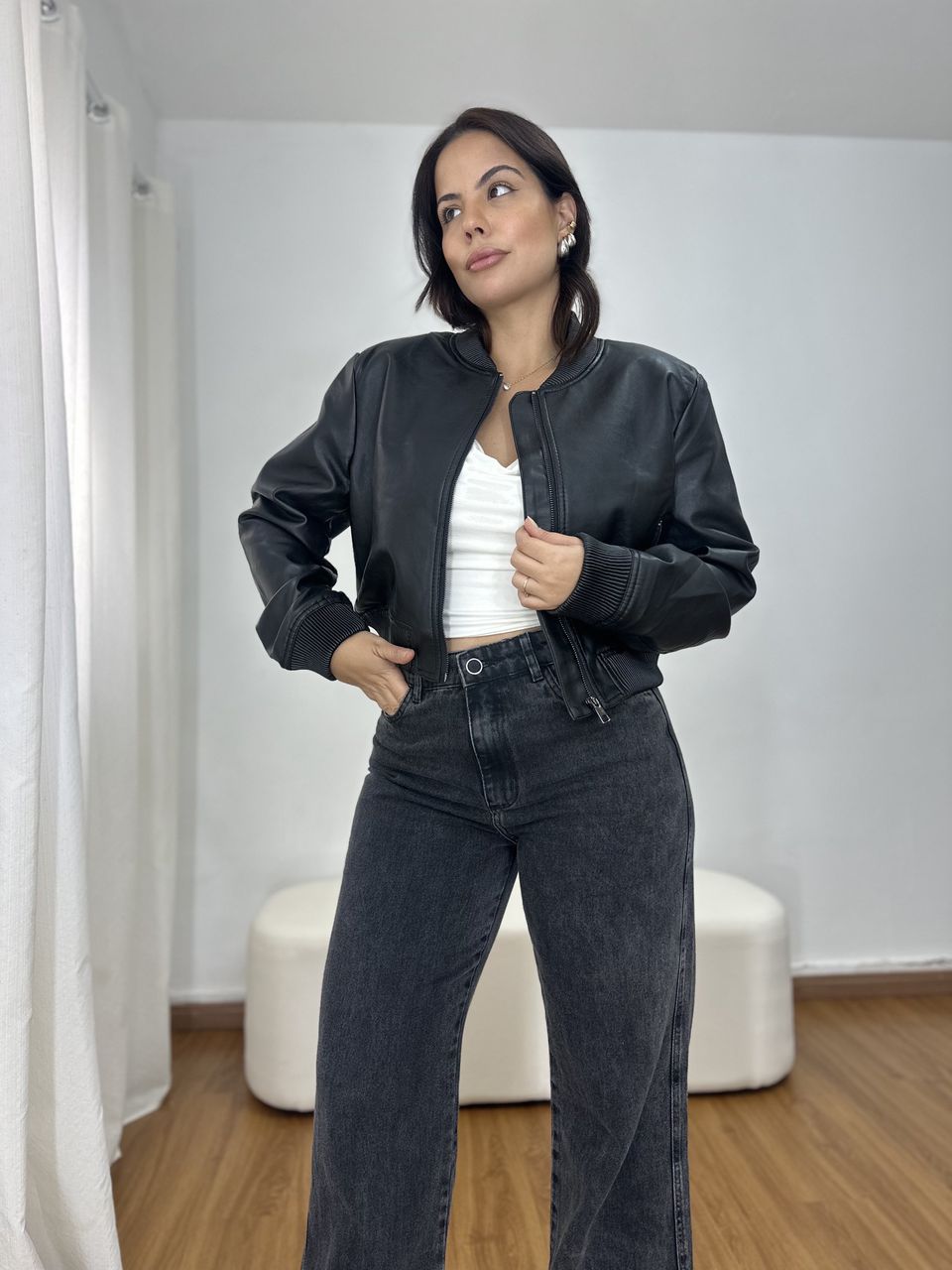 Jaqueta de Couro Feminina PU Bomber Preta - Loja Benditta