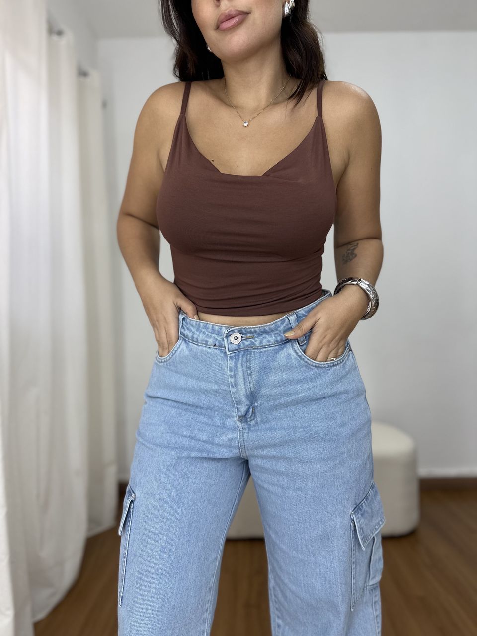 Cropped Feminino Alça Decote Degagê Marrom - Loja Benditta