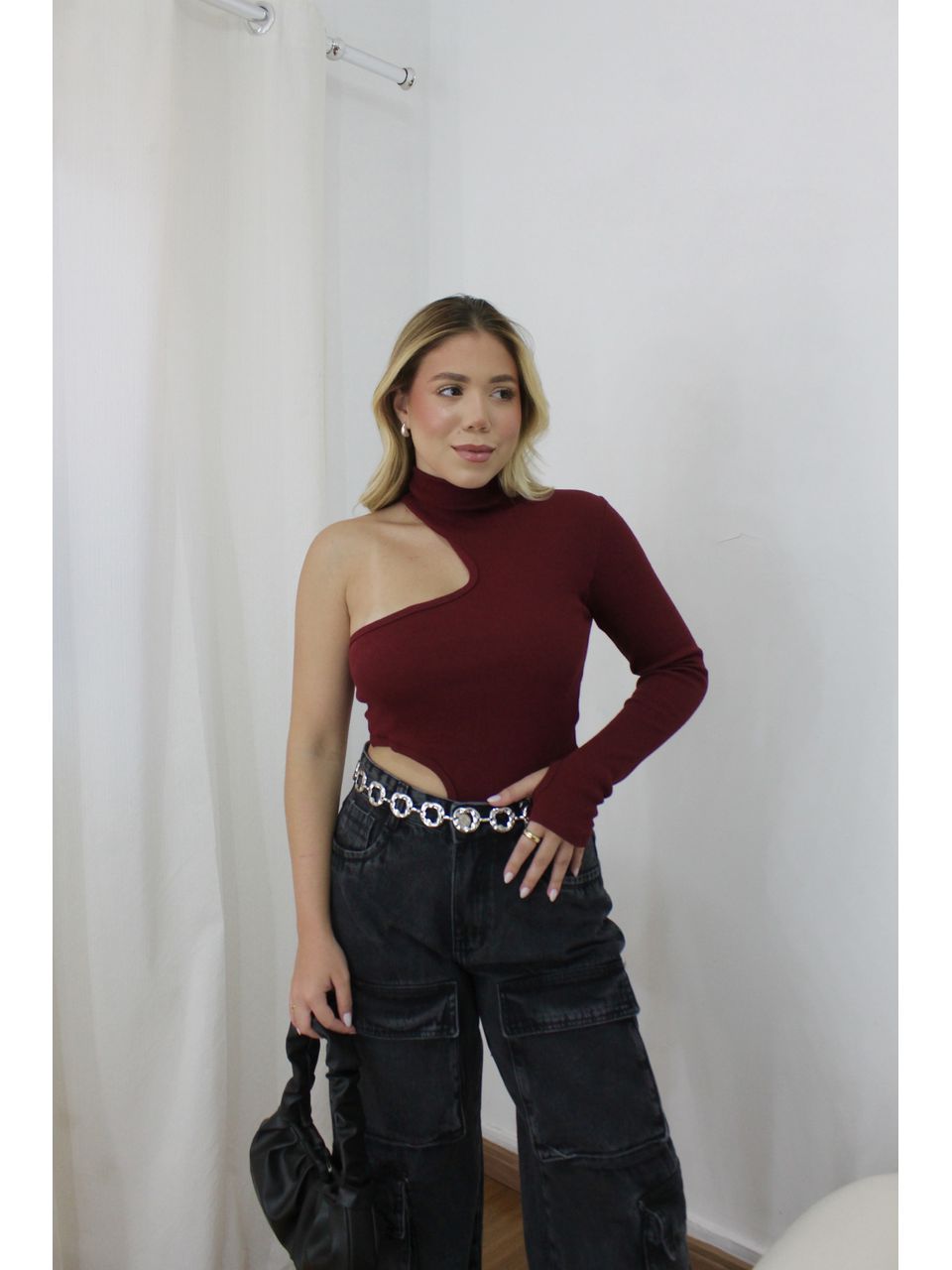 Body Feminino Canelado Assimétrico Cereja | Loja Benditta