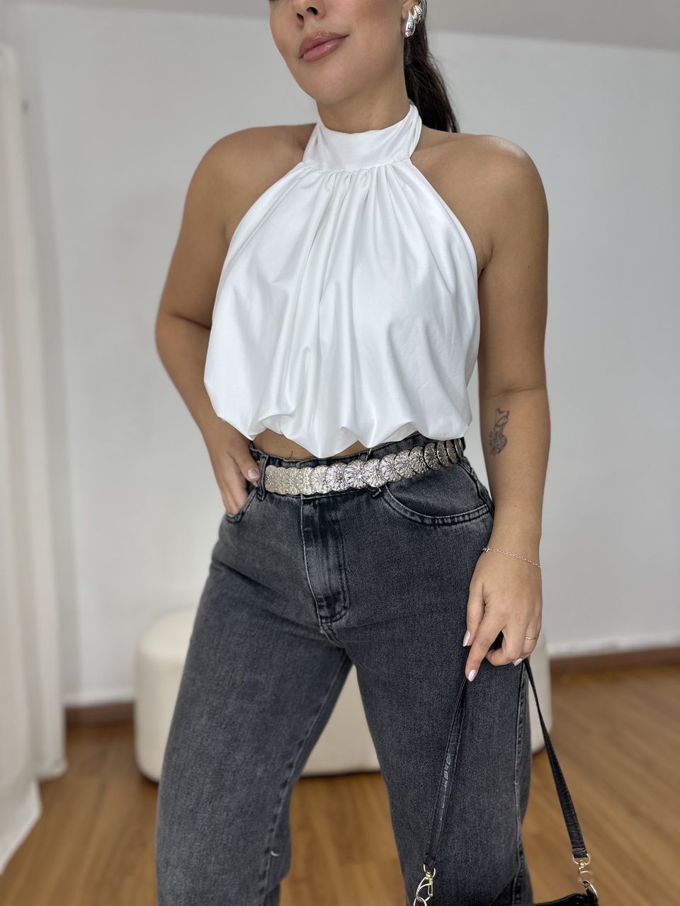 Blusa Frente Única Drapeada Off - Loja Benditta