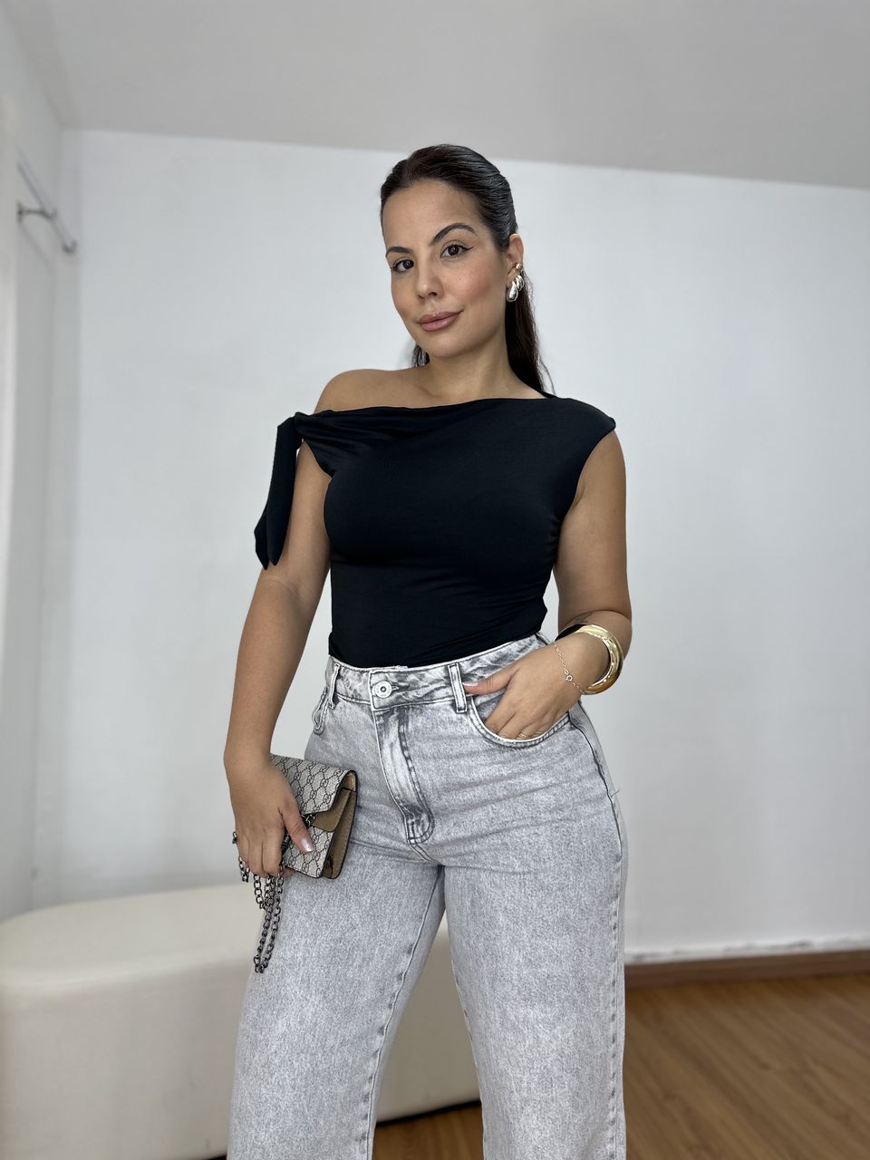 Blusa Feminina Detalhe Nó Preta - Loja Benditta
