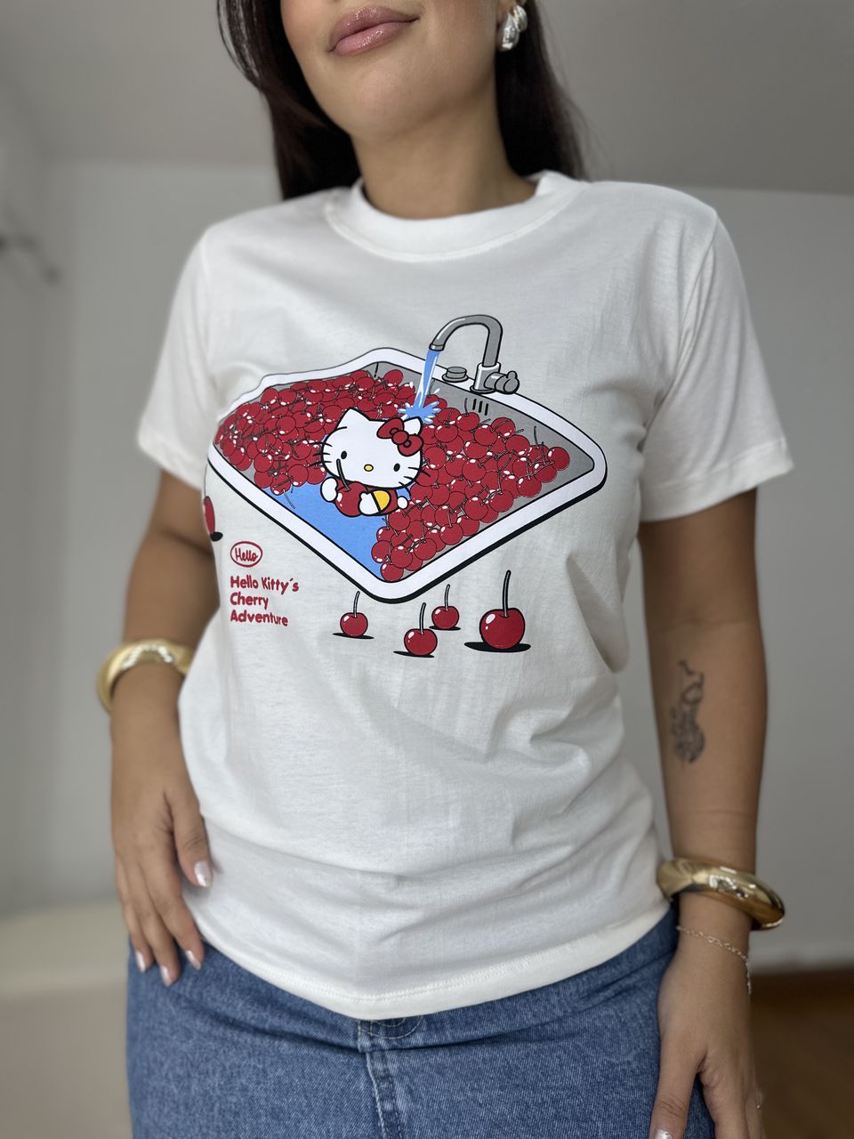 T-shirt Feminina Hello Kitty Cereja - Loja Benditta