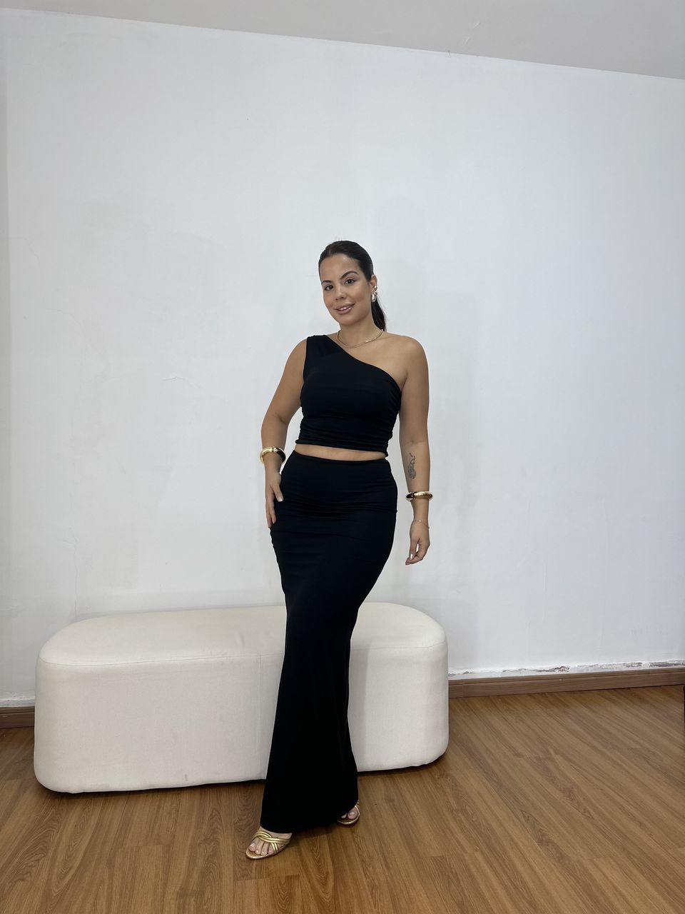 Conjunto Feminino Blusa Nula Manga e Saia Preto - Loja Benditta