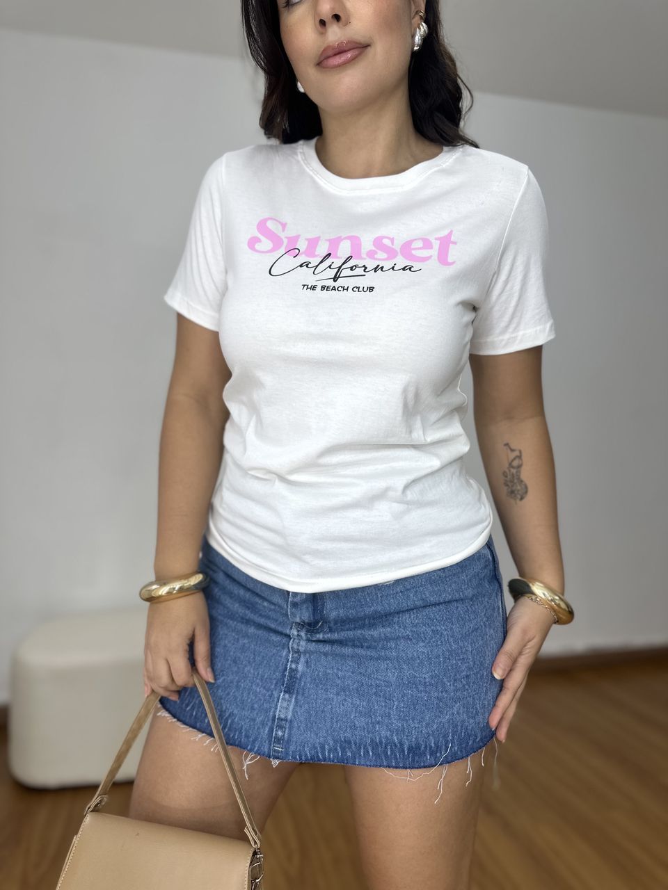 T-shirt Feminina Sunset Off - Loja Benditta