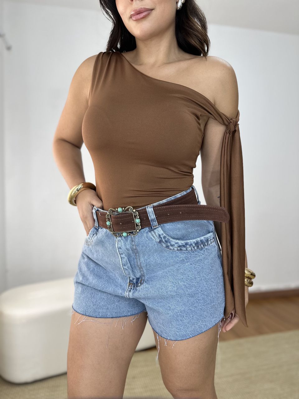 Blusa Feminina Detalhe Nó Marrom - Loja Benditta