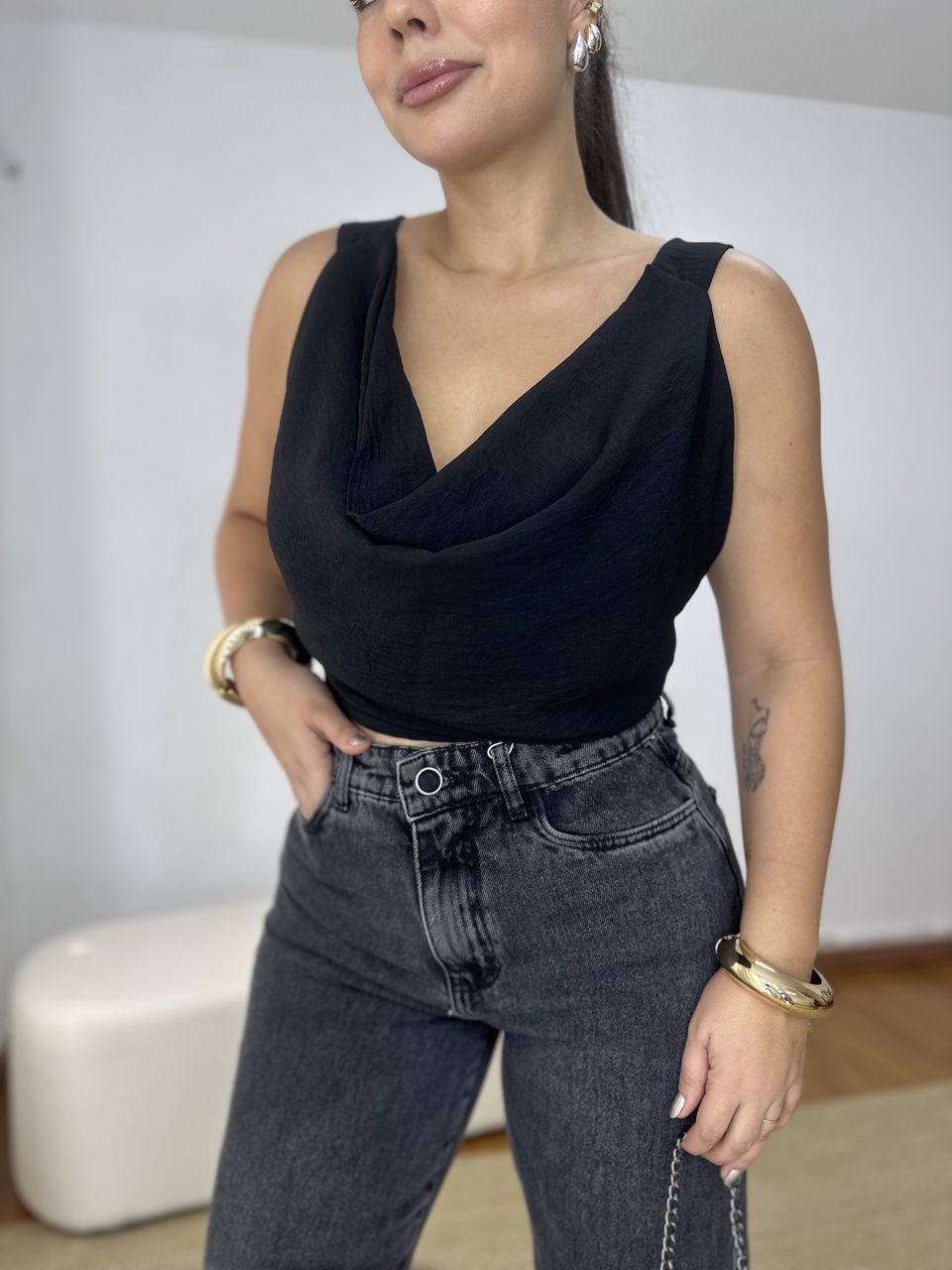 Blusa Feminina Multiformas Crepe Preta - Loja Benditta