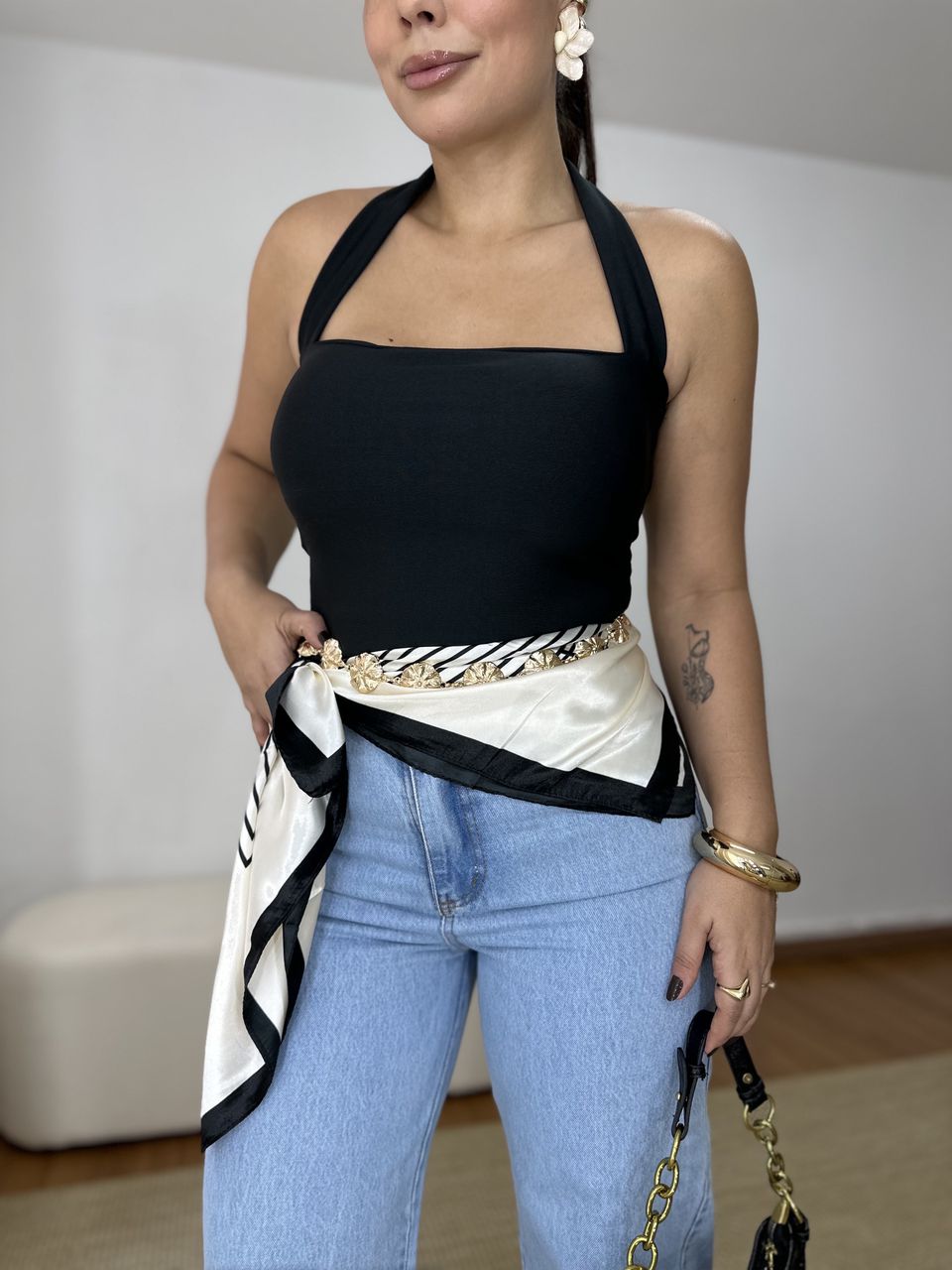 Blusa Frente Única Joana Preta - Loja Benditta