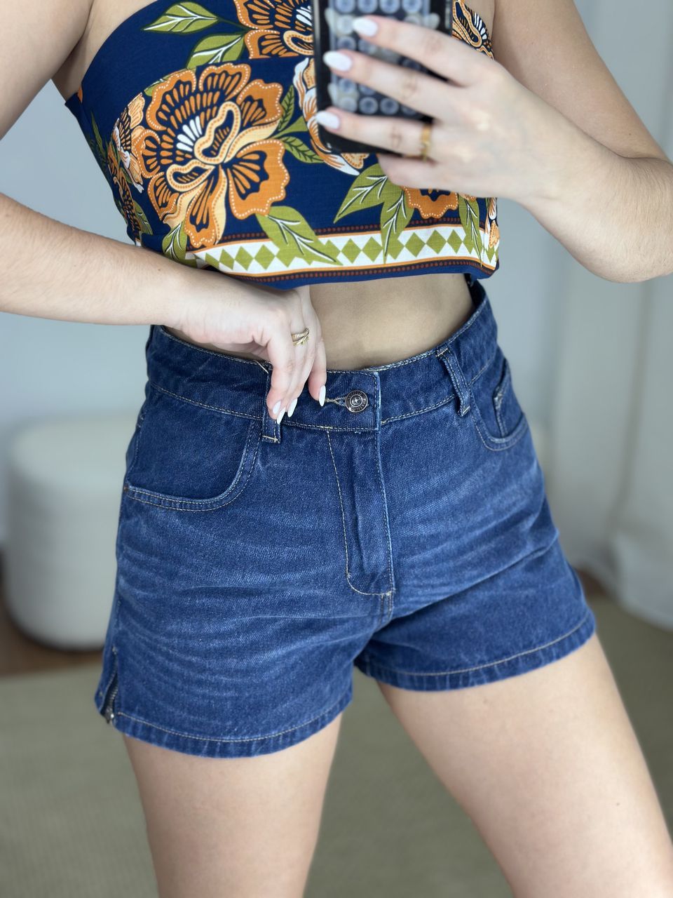 Short Jeans Mom Barra Zíper Lavagem Escura - Loja Benditta