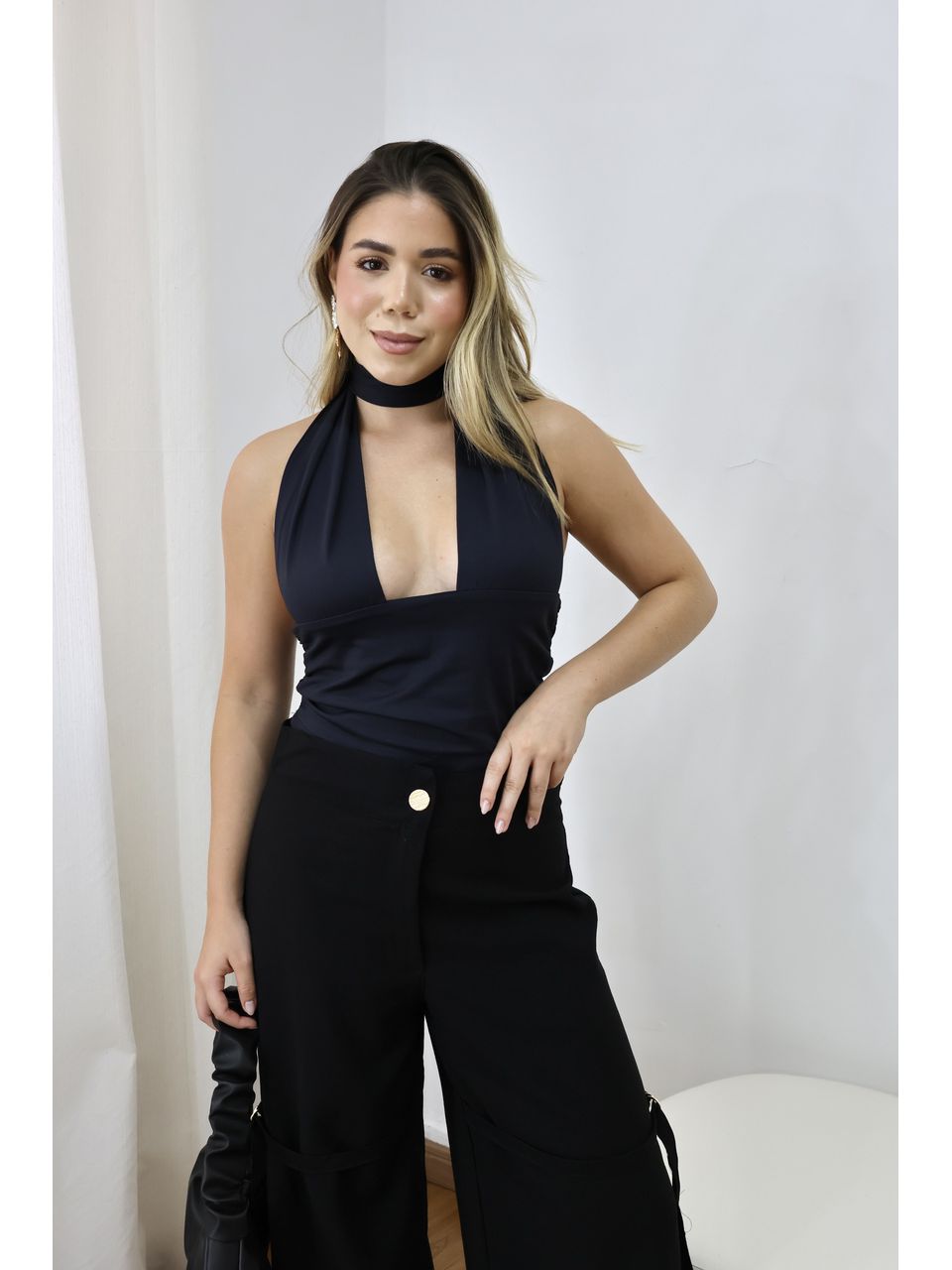 Blusa Feminina Frente Única Poliamida Liana Preta ... - Loja Benditta