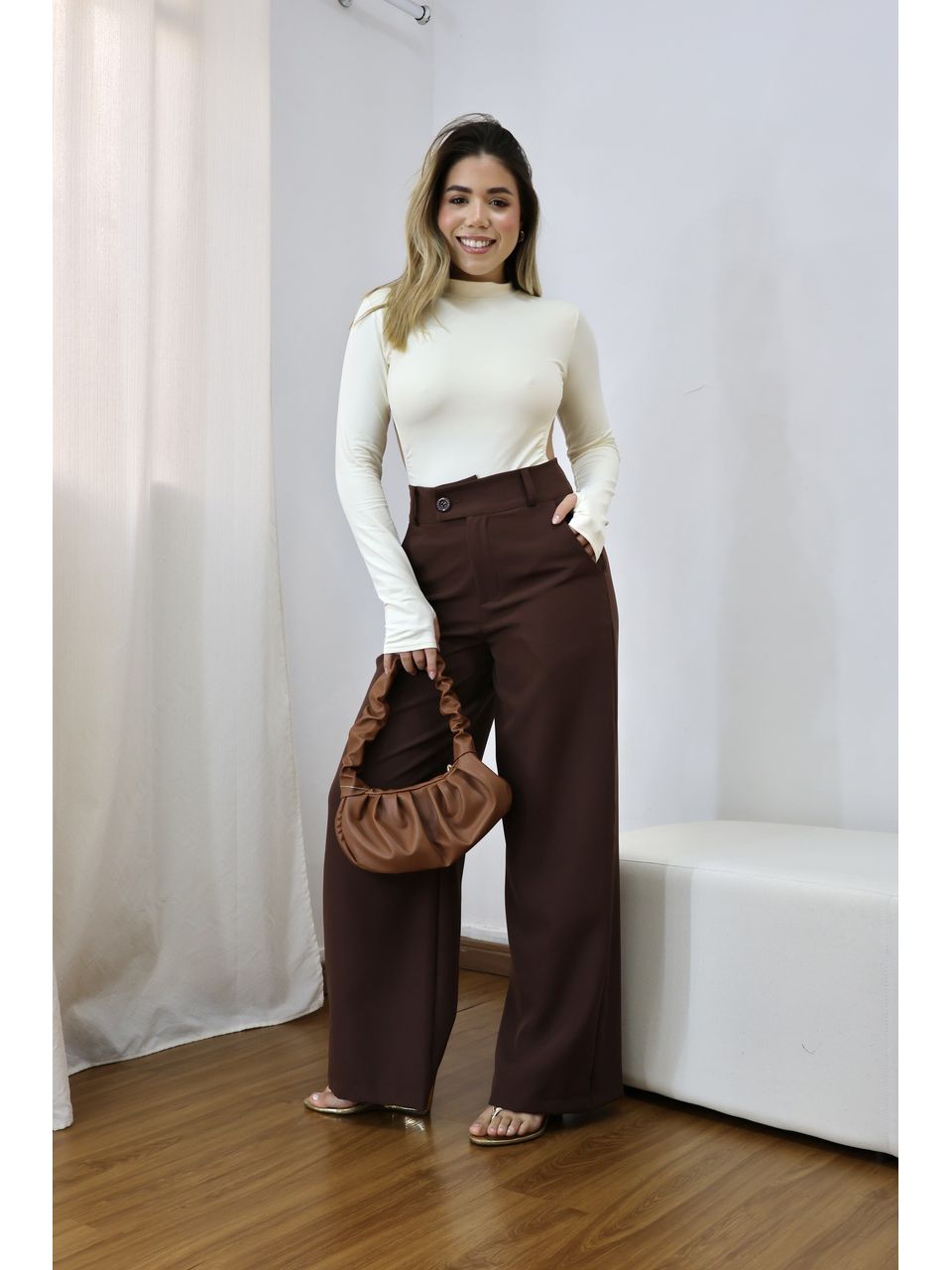 Calça Pantalona Feminina Alfaiataria Malu Marrom -... - Loja Benditta