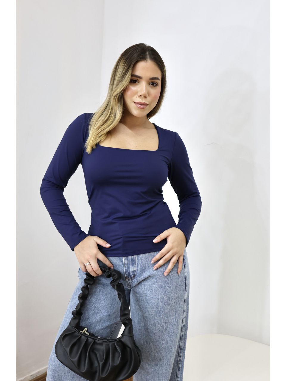 Blusa Manga Longa Decote Quadrado Poliamida Bia Az... - Loja Benditta