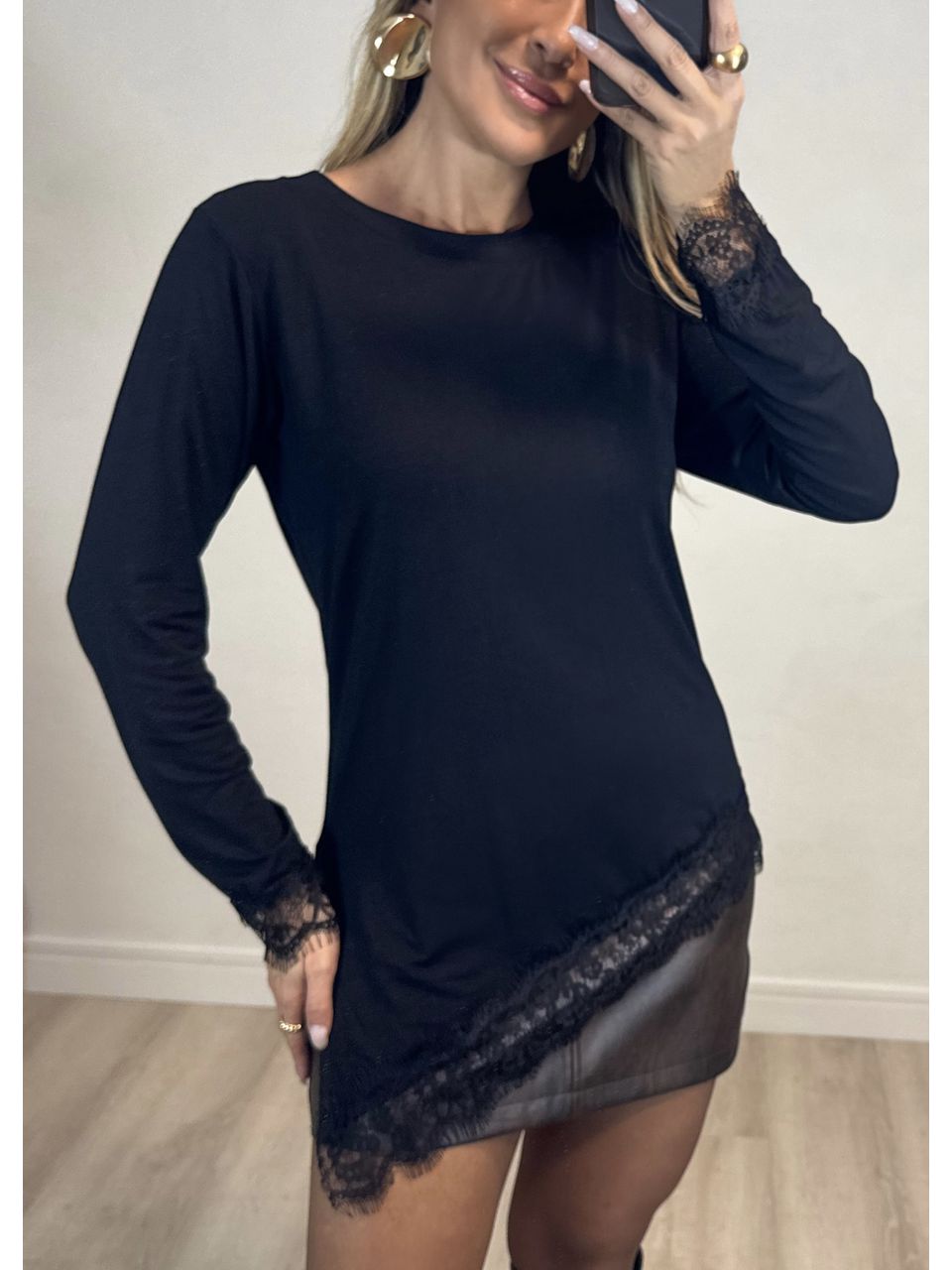 Blusa Assimetrica Renda
