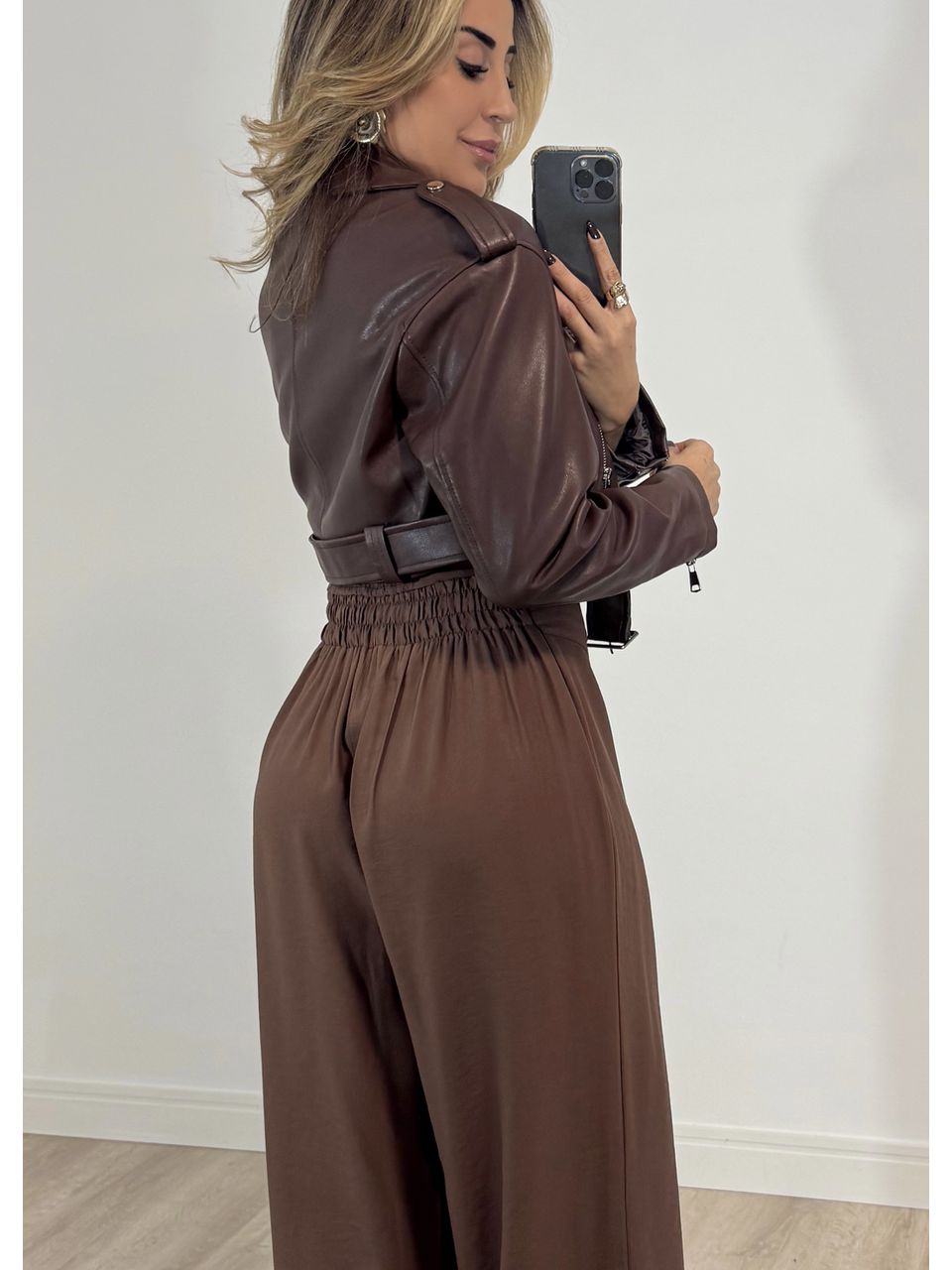 Jaqueta Cropped Couro fake
