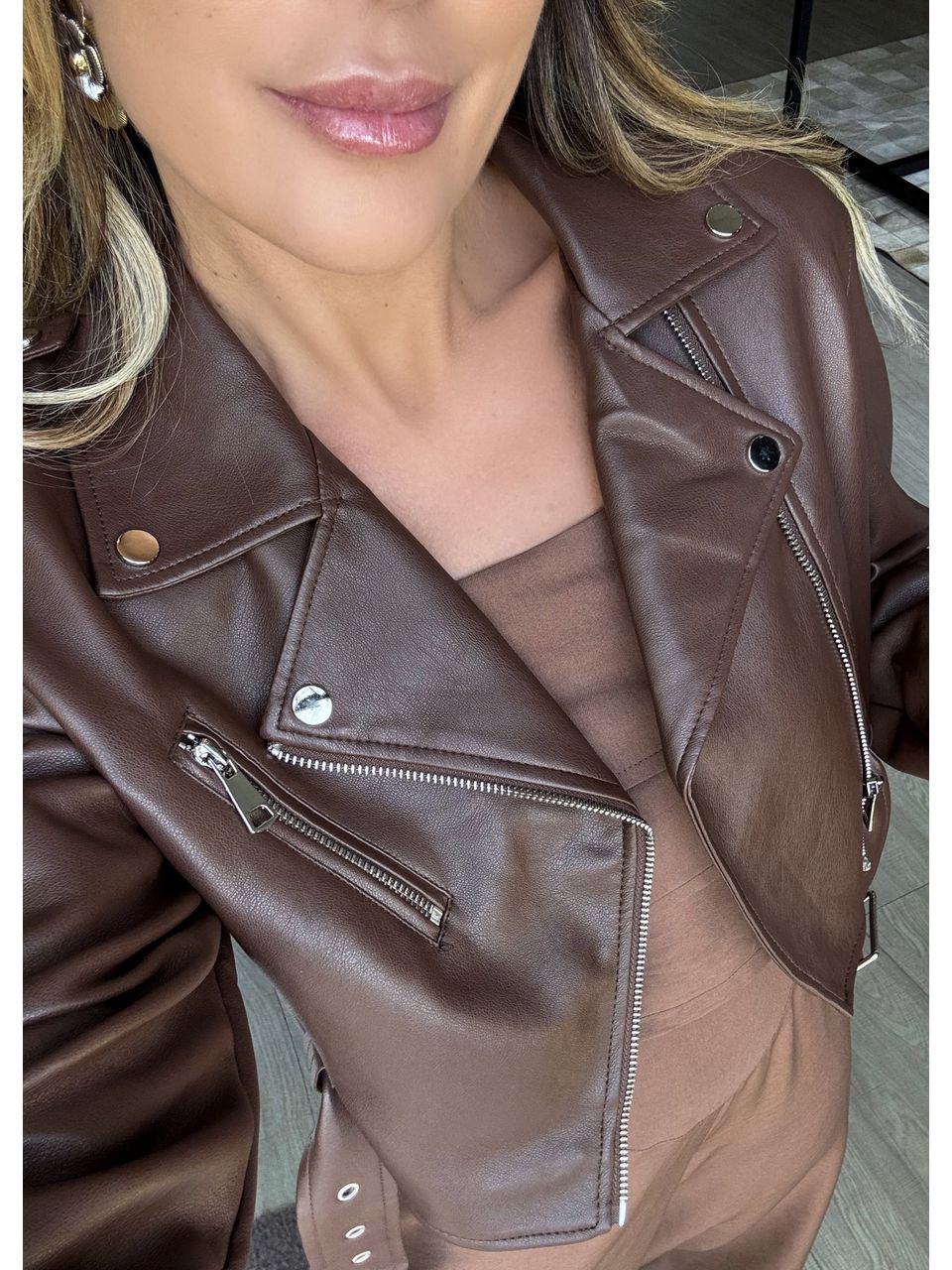 Jaqueta Cropped Couro fake