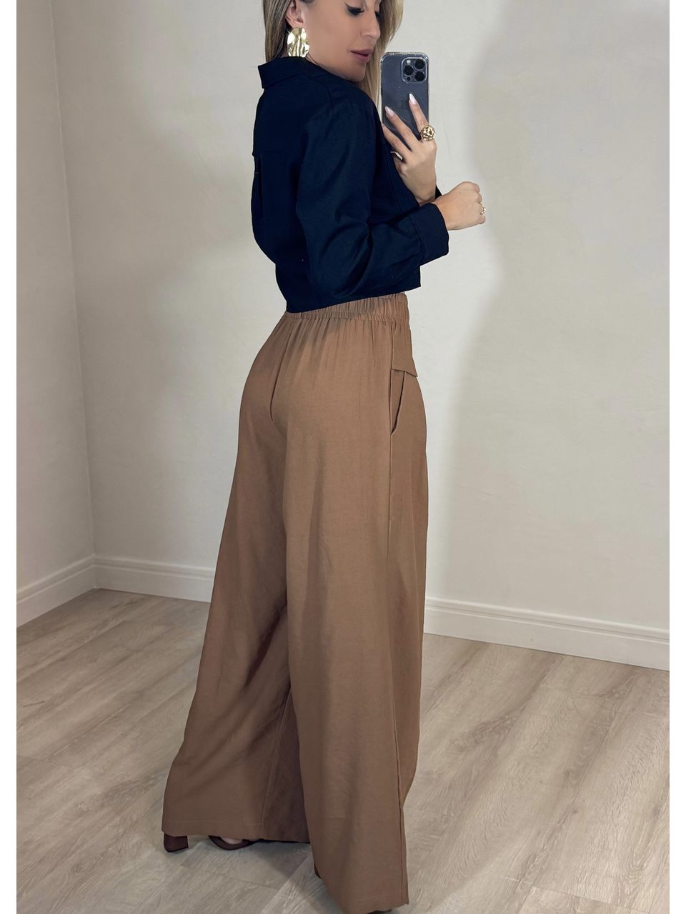  Calça pantalona Ampla com amarração