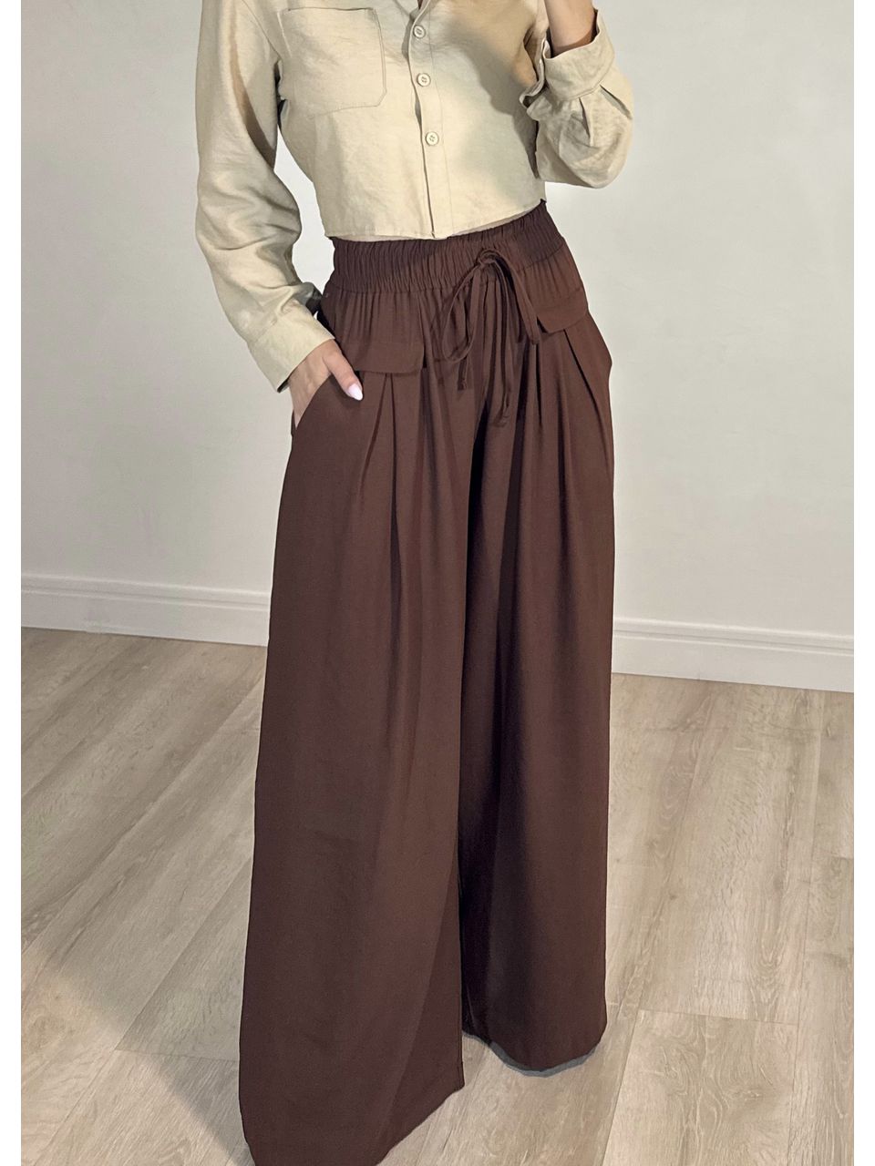 Calça pantalona Ampla com amarração 