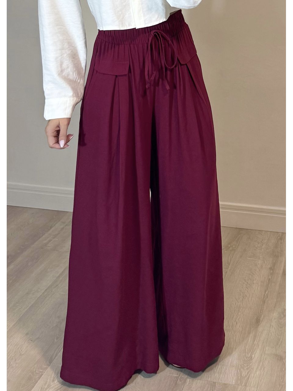 Calça pantalona Ampla com amarração