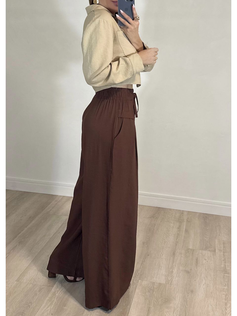 Calça pantalona Ampla com amarração 