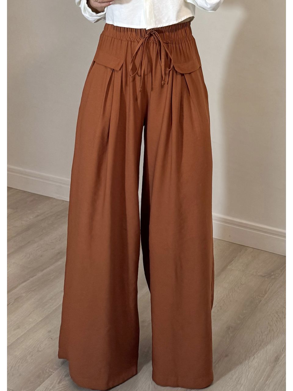 Calça pantalona Ampla com amarração