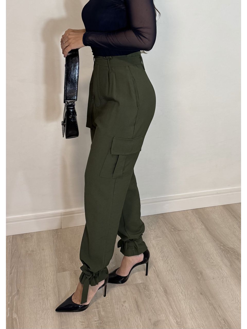 Calça com Amarração Jasmine