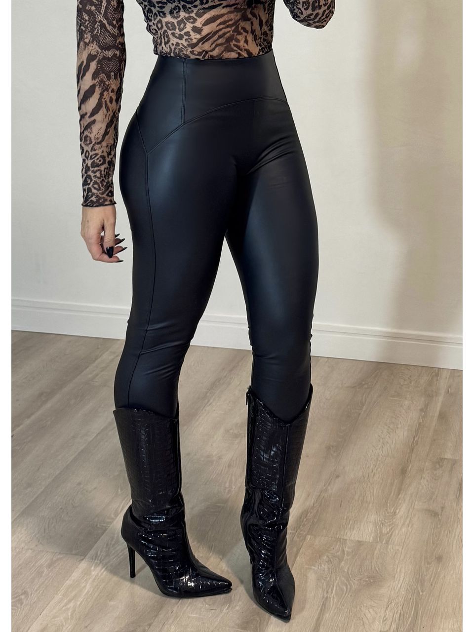 Calça Skinny Courino