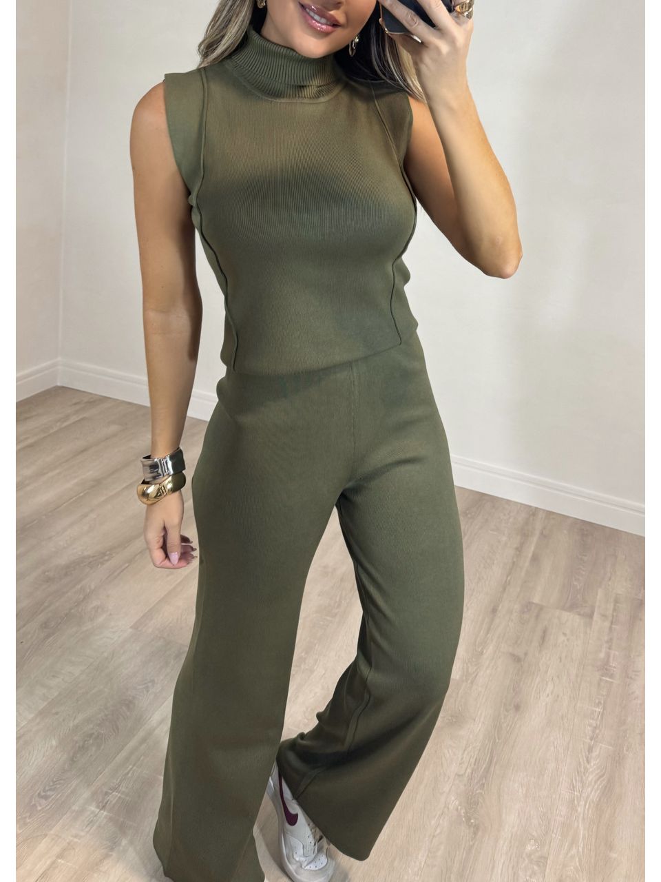 Conjunto Modal Silvia