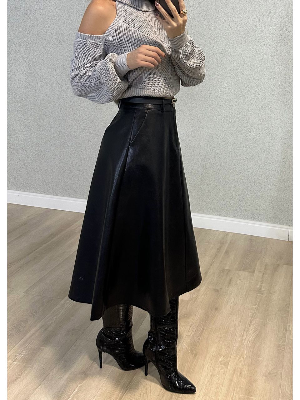 Saia Couro Júlia Com Cinto